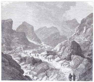 Karadağ 'da sarp kayalıklardan ve yüksek uçurumlardan dramatik bir dağ yolu esiyor. Yürüyüşçülerden oluşan küçük gruplar engebeli arazide gezinerek keşif, macera ve dağın özünü yakalıyorlar.