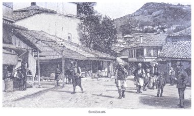 Saraybosna 'nın tarihi sokak pazarında satıcılar, köylüler ve kasaba halkı kiremitli çatılar ve gölgeli tezgahlar boyunca geleneksel giysiler içinde geçmişteki bir döneme ait toplum ve günlük yaşamı aktarıyorlar..