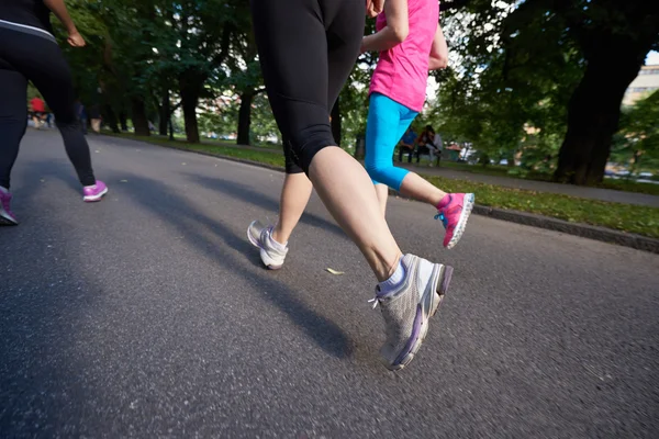 Grupy ludzi jogging — Zdjęcie stockowe