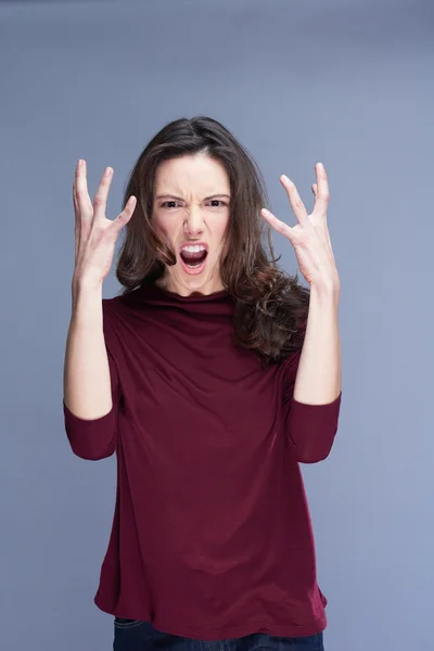 Retrato de mujer joven aislada — Foto de Stock