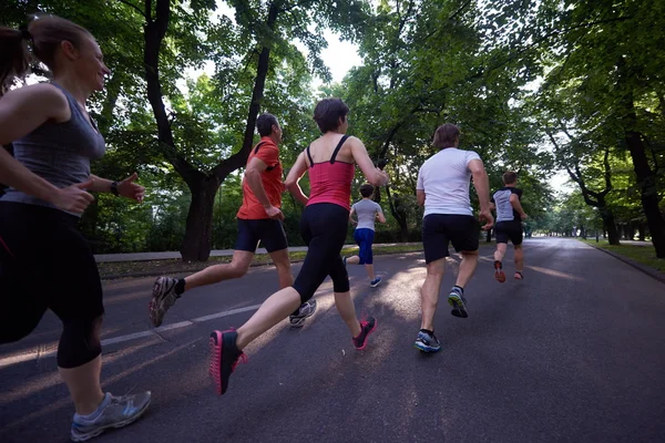 Pessoas grupo jogging — Fotografia de Stock