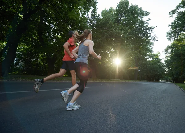 Kentsel Spor Sağlıklı Çift Koşu — Stok fotoğraf
