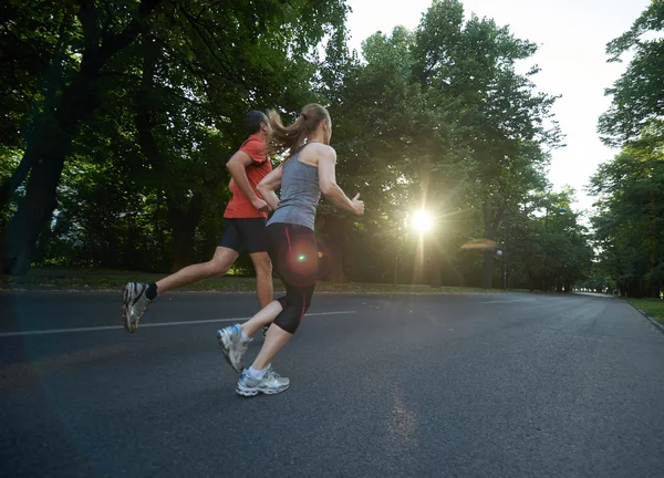 Sportów Miejskich Zdrowa Para Joggingu — Zdjęcie stockowe