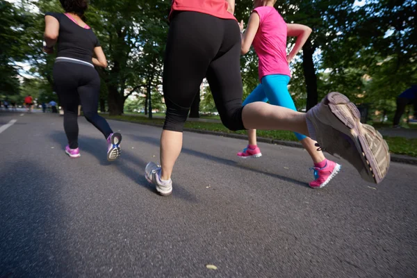 Insanlar grup koşusu — Stok fotoğraf