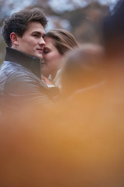 Casal jovem romântico — Fotografia de Stock