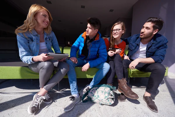 Studenten Gruppieren Sich Als Team Moderner Schuluniversität Teamwork Geschäftskonzept — Stockfoto