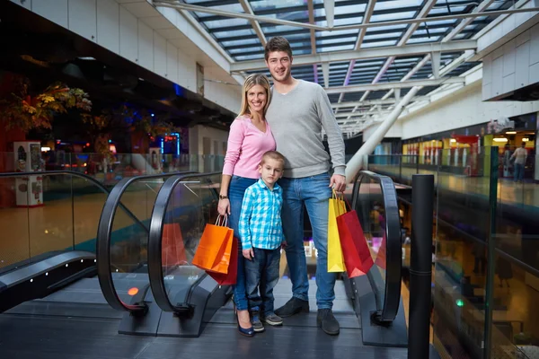 Family in shopping mall — Stock Photo, Image