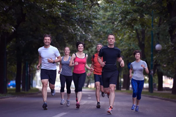 Persone gruppo jogging — Foto Stock