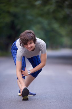 Isınma ve germe sabah koşu önce runner kadın