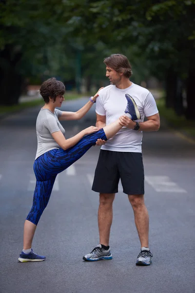 Jogging Couple Échauffement Étirement Avant Courir — Photo
