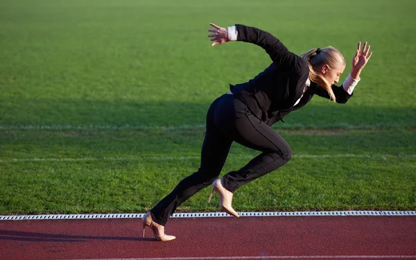 Zakenman klaar om sprint — Stockfoto