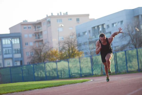 Atletický muž start — Stock fotografie