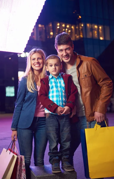 Família Apreciando Compras — Fotografia de Stock