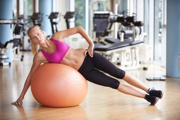 Pilates mujer en — Foto de Stock