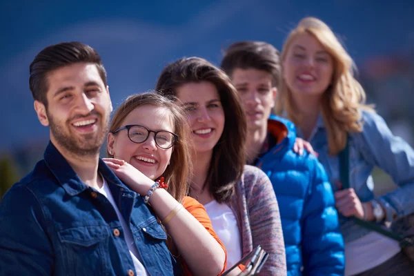 Gruppo di studenti felici — Foto Stock