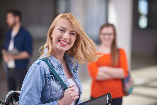 Feliz estudiante niñas —  Fotos de Stock