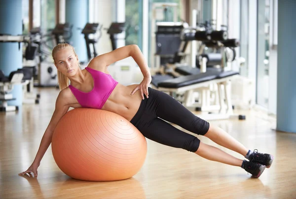 Woman exercise pilates — Stock Photo, Image