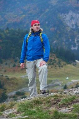 advanture adam hiking sırt çantası ile