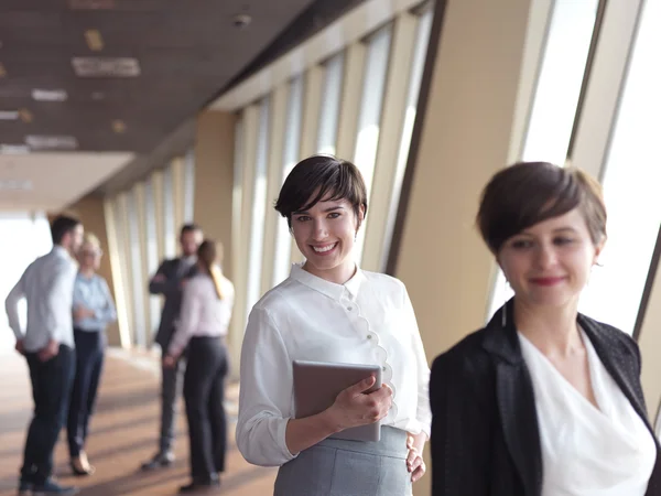 Business mensen elkaar staande groep — Stockfoto