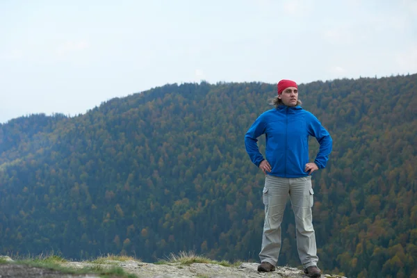 Advanture muž s batohem, turistika — Stock fotografie