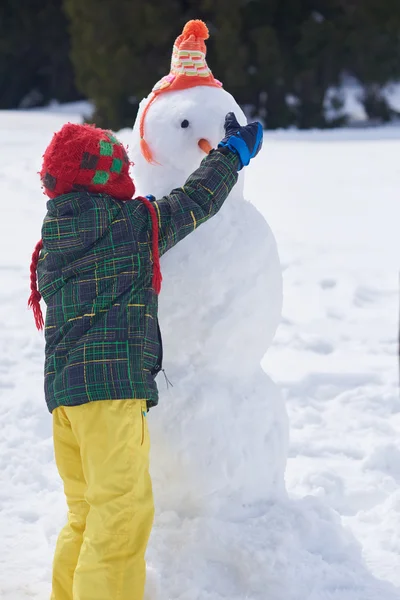 Çocuk yapma kardan adam — Stok fotoğraf