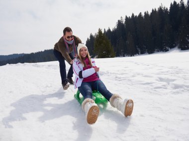 Çiftler yeni şovda eğleniyor.