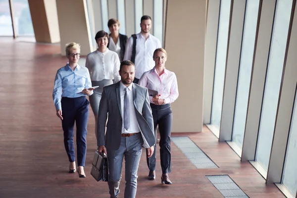 yürüyüş iş insanlar grubu