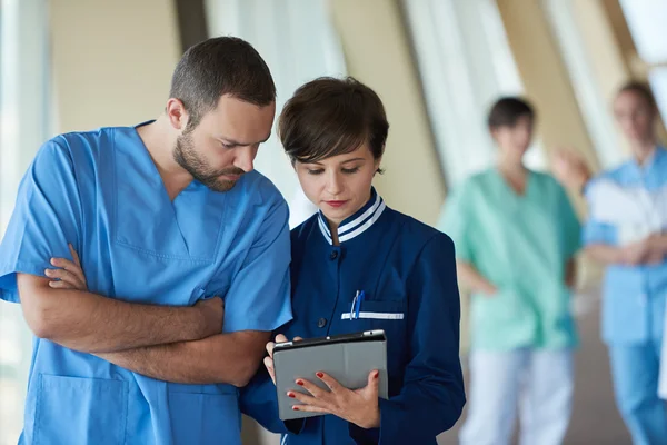 Grupo de pessoal médico no hospital — Fotografia de Stock