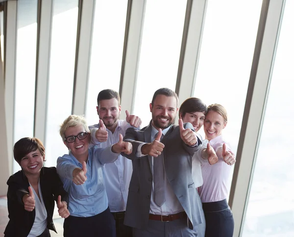 Gruppo variegato di uomini d'affari — Foto Stock