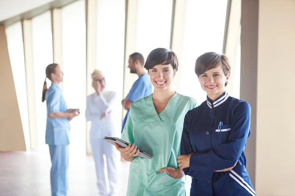 Gruppo di personale medico ospedaliero — Foto Stock