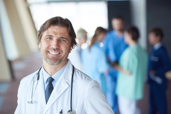 Gruppe von medizinischem Personal im Krankenhaus — Stockfoto