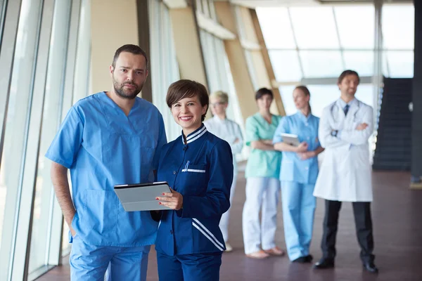 Gruppe von medizinischem Personal im Krankenhaus — Stockfoto