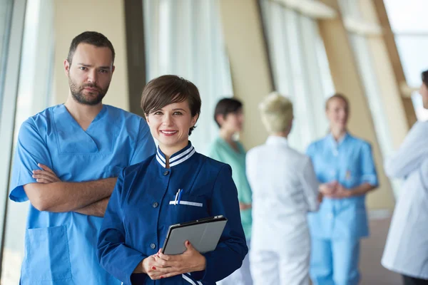 Grupp av medicinsk personal på sjukhus — Stockfoto