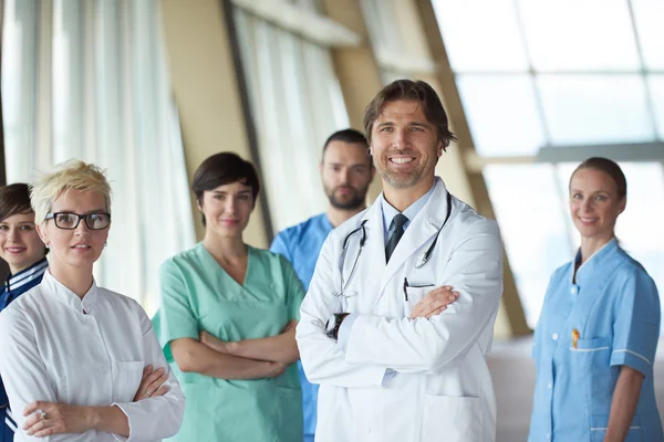 Группа медицинского персонала в больнице — стоковое фото