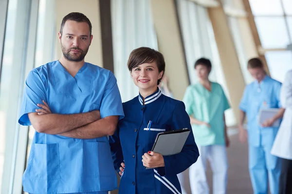 Gruppe von medizinischem Personal im Krankenhaus — Stockfoto