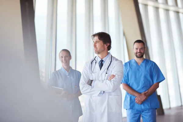 Gruppe von medizinischem Personal im Krankenhaus — Stockfoto