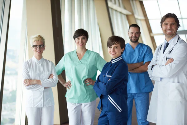 Jonge artsen team weergave — Stockfoto