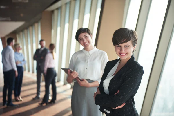 Geschäftsleute-Gruppe, Frauen als Teamleiter — Stockfoto