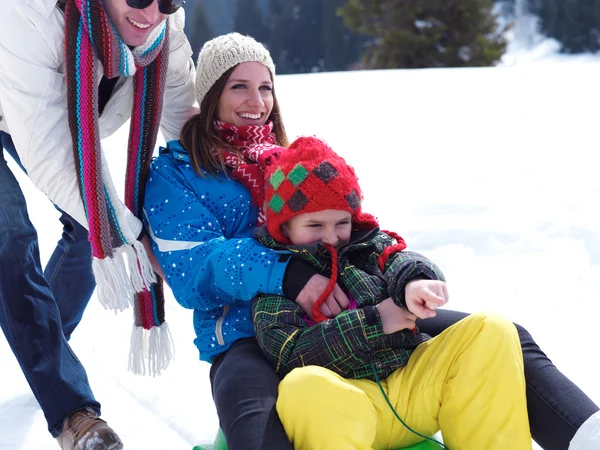 Sneeuw en familie portret — Stockfoto