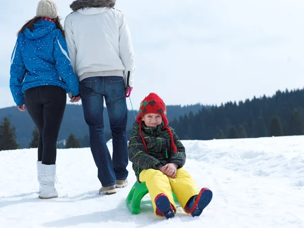 Schnee und Familienporträt — Stockfoto