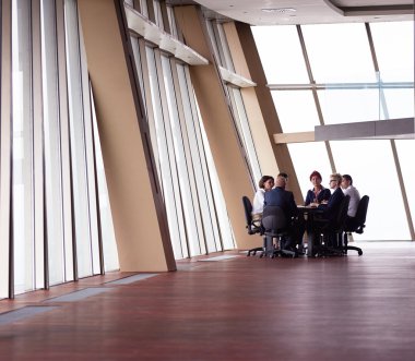 office toplantıda iş insanlar grubu