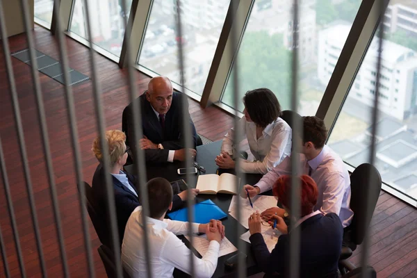 Grupo de empresarios en la reunión en la oficina — Foto de Stock