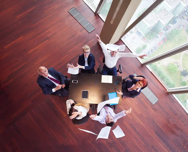 Blick von oben auf die Gruppe der Geschäftsleute — Stockfoto