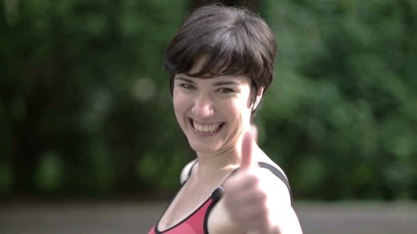 Portrait of jogging woman — Stock Video