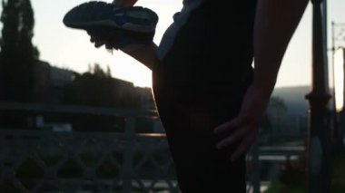 Sabahları yakışıklı koşucunun portresi