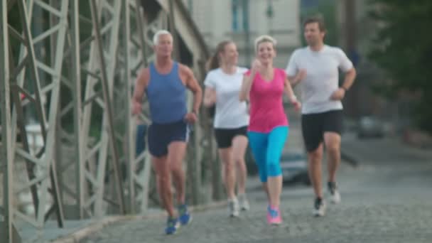 Mensen groep joggen — Stockvideo