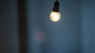 Karanlıkta ampul