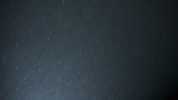 Σκόνη σε ομοιογενές φόντο σκοτεινό σωματιδίων — Αρχείο Βίντεο