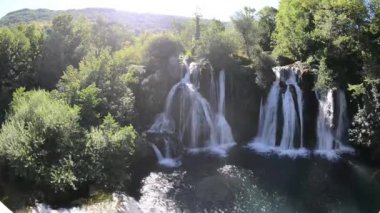 temiz su ile şelale