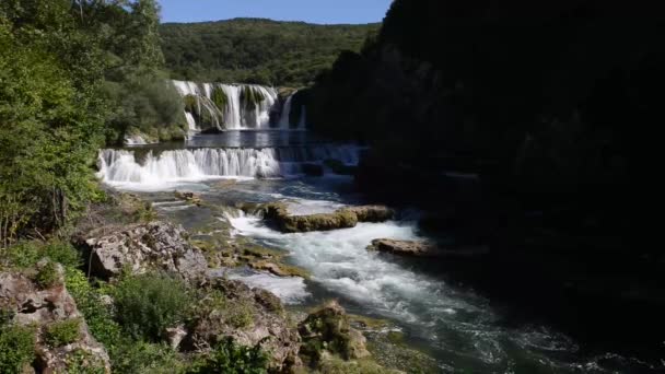 Cachoeira com água doce — Vídeo de Stock